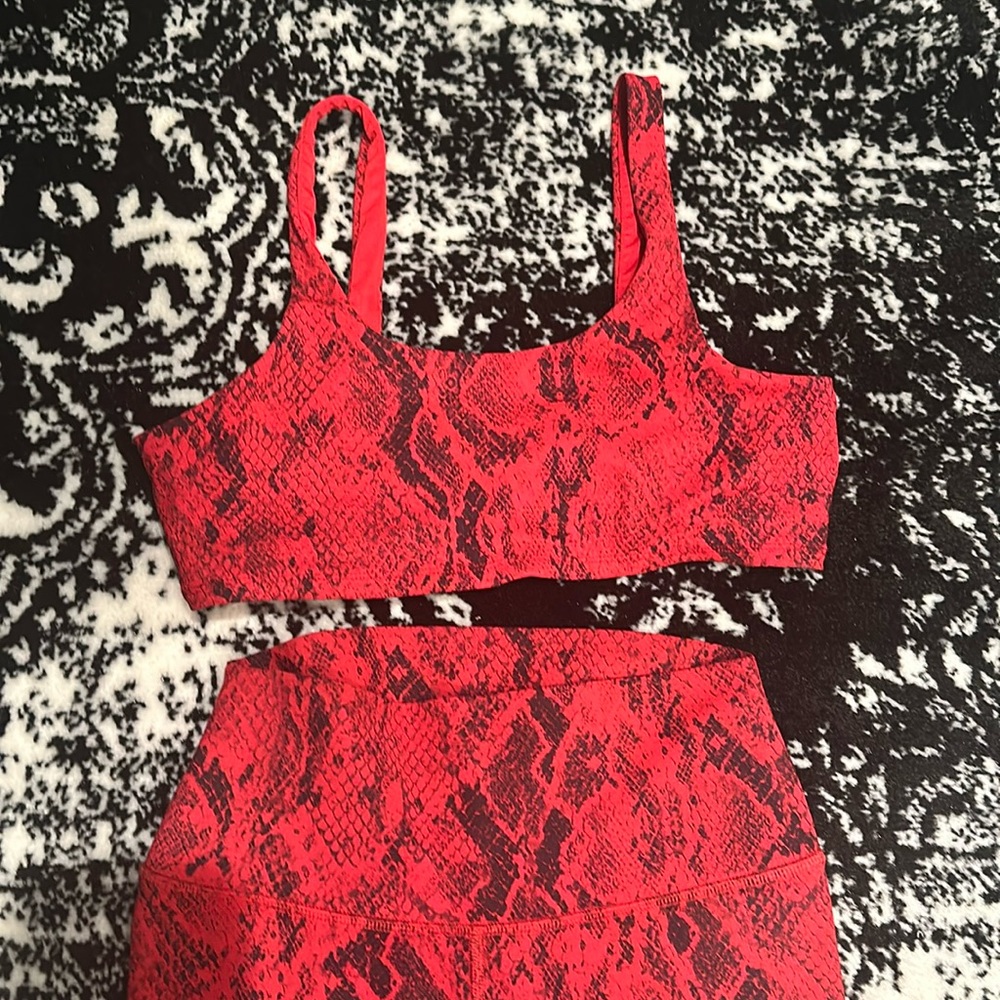 Alo Yoga matching snake skin set size small